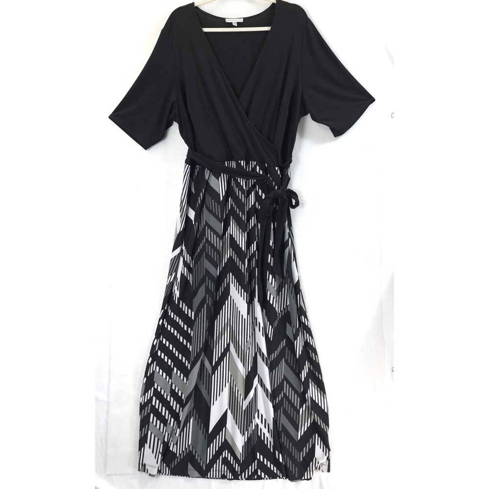 Sandra Darren Maxi Dress Chevron Geometric Black White Women 18W Modern Modest